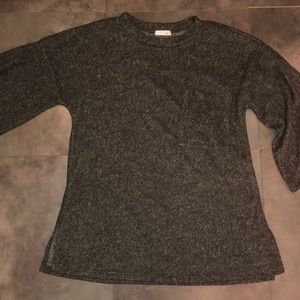 Green sweater with pocket